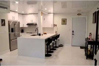 9682 Fontainebleau Blvd #203, Miami, FL 33172 - Photo 3