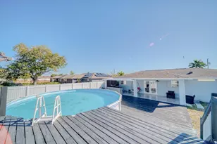 1918 SE 5th Ct, Cape Coral, FL 33990 - Photo 3