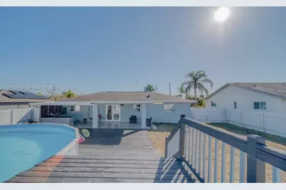 1918 SE 5th Ct, Cape Coral, FL 33990 - Photo 25