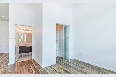 1900 N Bayshore Dr #506, Miami, FL 33132 - Photo 11