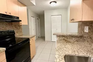 10786 N Kendall Dr, Miami, FL 33176 - Photo 11