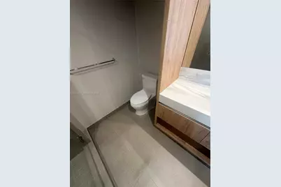 11 NE 6 St #411, Miami, FL 33132 - Photo 11