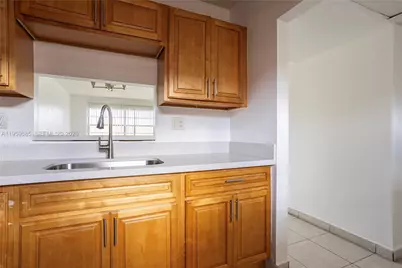 5021 W Oakland Park Blvd #204, Lauderdale Lakes, FL 33313 - Photo 3