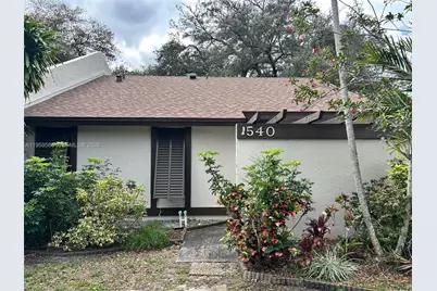 1540 NW 98th Ter, Pembroke Pines, FL 33024 - Photo 3