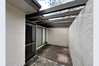 1540 NW 98th Ter, Pembroke Pines, FL 33024 - Photo 9