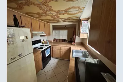 1540 NW 98th Ter, Pembroke Pines, FL 33024 - Photo 15