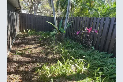 1540 NW 98th Ter, Pembroke Pines, FL 33024 - Photo 35