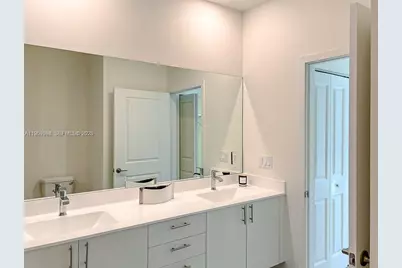 8001 NW 41st St #F-206, Doral, FL 33166 - Photo 7