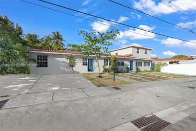 11021 SW 4th St, Sweetwater, FL 33174 - Photo 3