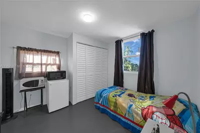 11021 SW 4th St, Sweetwater, FL 33174 - Photo 19