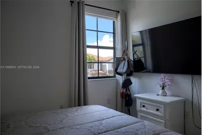 8915 W 35th Ave, Hialeah, FL 33018 - Photo 25