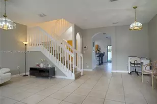 8915 W 35th Ave, Hialeah, FL 33018 - Photo 5