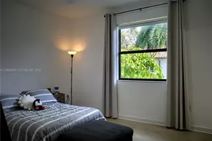 8915 W 35th Ave, Hialeah, FL 33018 - Photo 19