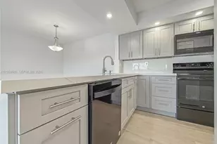 8590 SW 212th St, Cutler Bay, FL 33189 - Photo 5