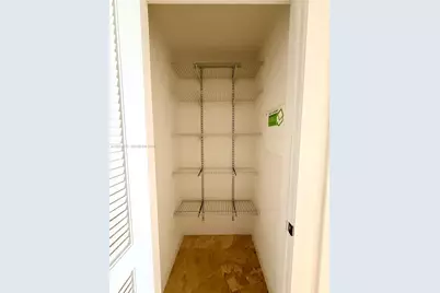 1060 Brickell Ave #2113, Miami, FL 33131 - Photo 3