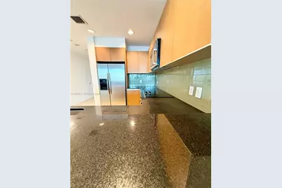 1060 Brickell Ave #2113, Miami, FL 33131 - Photo 9