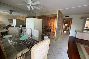 2083 Exeter E, Boca Raton, FL 33434 - Photo 3