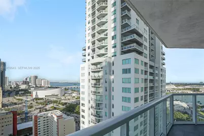 253 NE 2nd St #2201, Miami, FL 33132 - Photo 5
