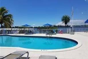 1075 NE Miami Gardens Dr, Miami, FL 33179 - Photo 13