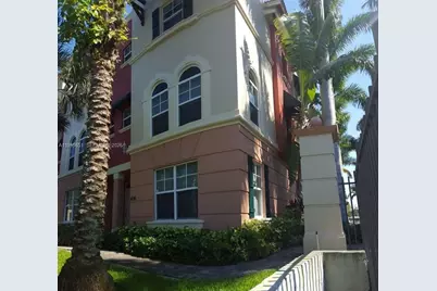 1033 NE 17th Way #406, Fort Lauderdale, FL 33304 - Photo 1