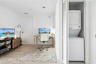 121 NE 34th St, Miami, FL 33137 - Photo 11