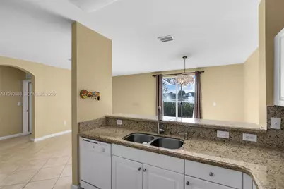 3064 SE 1st Dr #7, Homestead, FL 33033 - Photo 5