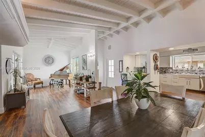 14530 Garden Dr, Miami, FL 33168 - Photo 1