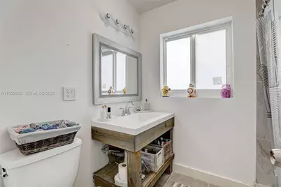 14530 Garden Dr, Miami, FL 33168 - Photo 15