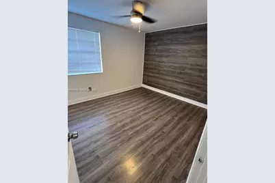 18336 NW 68th Ave #E, Hialeah, FL 33015 - Photo 5