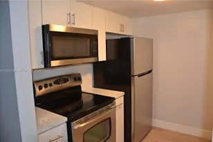 13475 SW 9th St, Pembroke Pines, FL 33027 - Photo 11