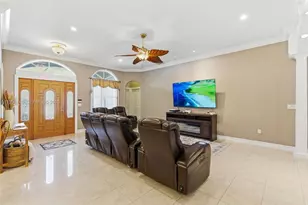 2570 SE 4th Pl, Homestead, FL 33033 - Photo 11