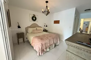 7002 Holly Rd, Miami Lakes, FL 33014 - Photo 27