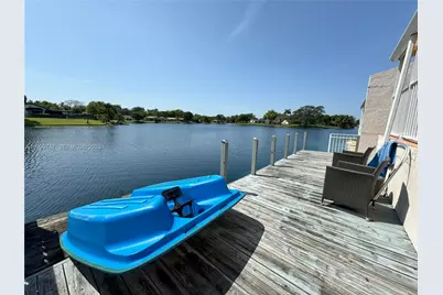 7002 Holly Rd, Miami Lakes, FL 33014 - Photo 23