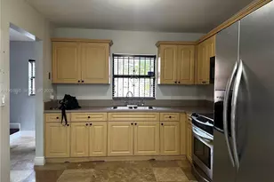 6380 W 27th Ln, Hialeah, FL 33016 - Photo 3