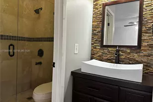 6380 W 27th Ln, Hialeah, FL 33016 - Photo 7