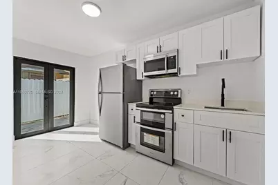 921 NW 22nd Ct #2, Miami, FL 33125 - Photo 1