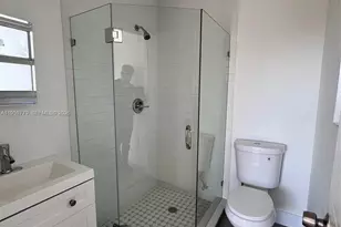 1719 NW 1st St, Miami, FL 33125 - Photo 9