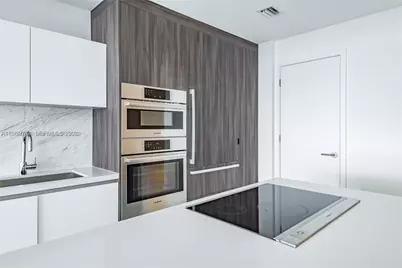 851 NE 1st Ave #2100, Miami, FL 33132 - Photo 5