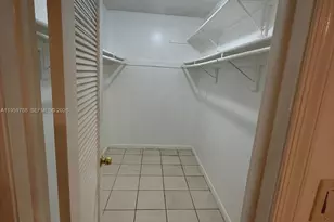 9520 SW 8th St, Miami, FL 33174 - Photo 9