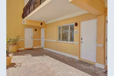 1815 N Surf Rd #202, Hollywood, FL 33019 - Photo 23