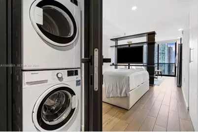 398 NE 5th St #2602, Miami, FL 33132 - Photo 9