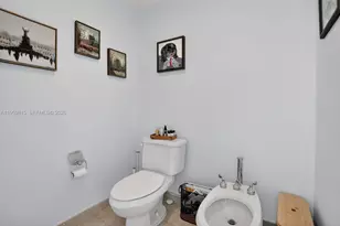 3370 Hidden Bay Dr, Aventura, FL 33180 - Photo 29