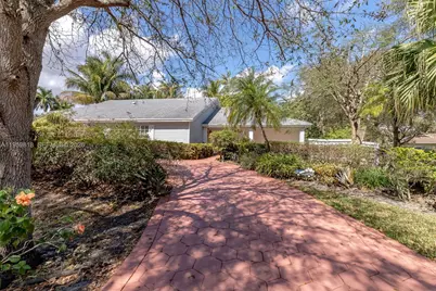 15005 SW 148th St, Miami, FL 33196 - Photo 3