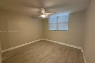 3660 NE 166th St, North Miami Beach, FL 33160 - Photo 15