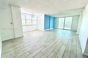 3660 NE 166th St, North Miami Beach, FL 33160 - Photo 9