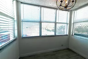 3660 NE 166th St, North Miami Beach, FL 33160 - Photo 15