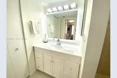 210 174th St #403, Sunny Isles Beach, FL 33160 - Photo 27