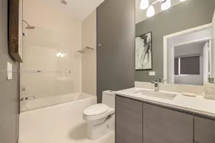 460 NE 28th St, Miami, FL 33137 - Photo 31