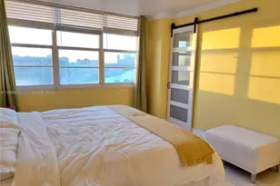 137 Golden Isles Dr, Hallandale Beach, FL 33009 - Photo 23