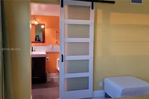 137 Golden Isles Dr, Hallandale Beach, FL 33009 - Photo 25